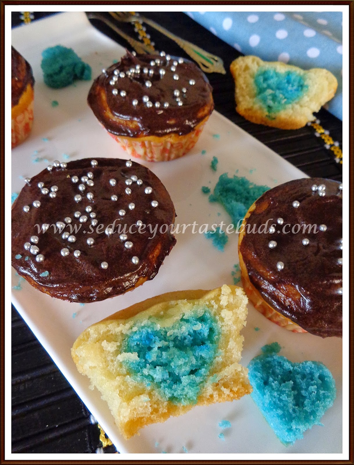 Eggless Hidden Heart Cupcakes | Surprise Inside Cake | Twice Baked Cake ...
